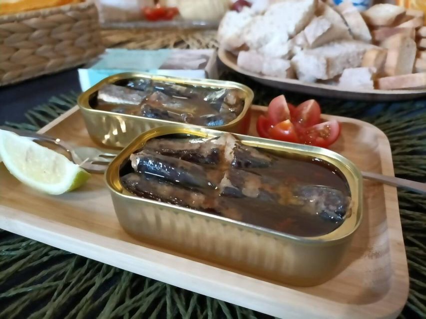 From Lisbon: Private Scenic Wine Tour in Arrabida - Setúbal and the Livramento Market