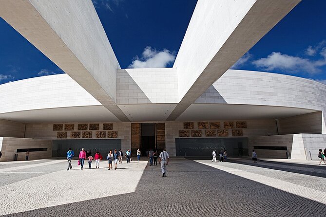 From Lisbon: Sanctuary of Fátima & the Little Shepherds Town - The morning ride from Lisbon
