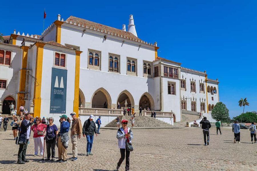 From Lisbon: Sintra and Quinta da Regaleira Tour - Returning through central Lisbon