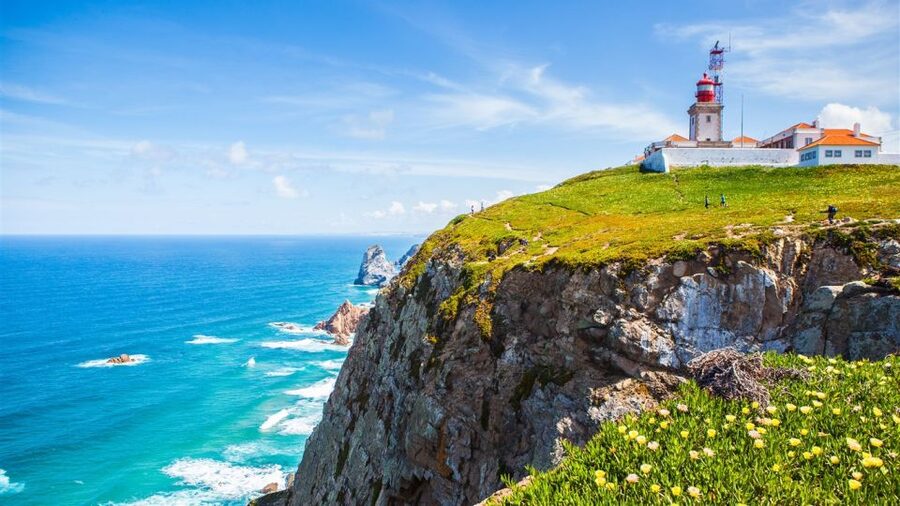 From Lisbon: Sintra, Cascais, Cabo da Roca Private Car Tour - The guides make the private format worthwhile