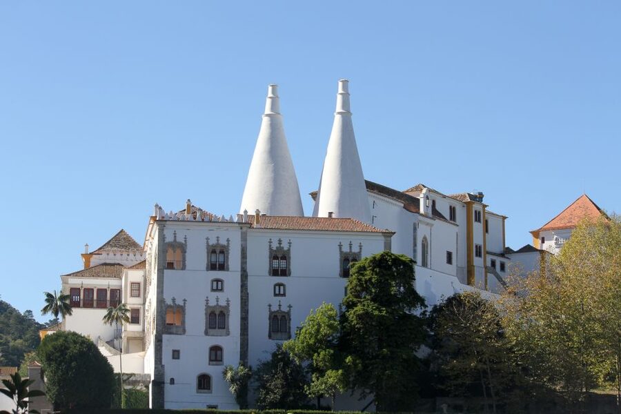 From Lisbon: Sintra to Cascais Full-Day Guided E-Bike Tour - From Largo da Severa to Sintra by train