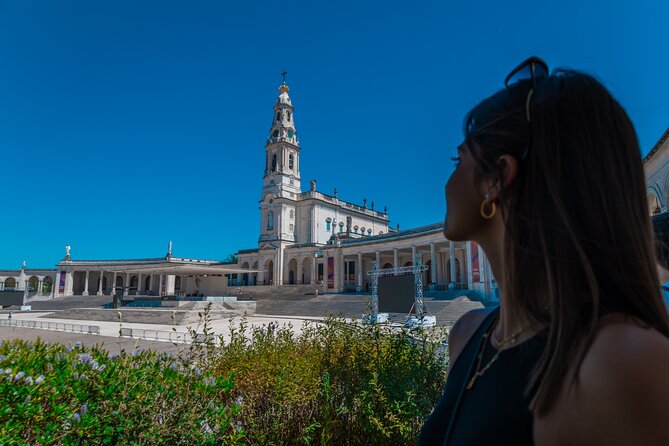 From Lisbon: Small Group to Pena Palace, Nazaré & Fátima - Starting in Lisbon with a small minivan