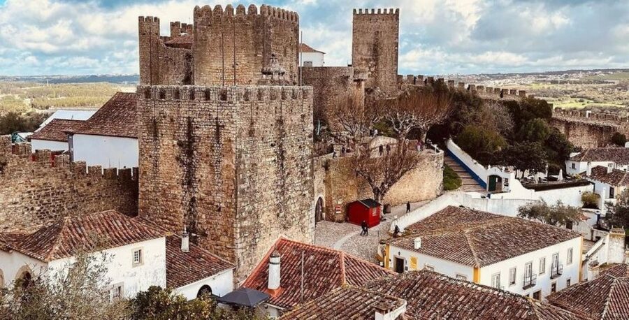 From Lisbon: Tour to Fátima, Batalha, Nazaré and Óbidos - Who should book this tour?
