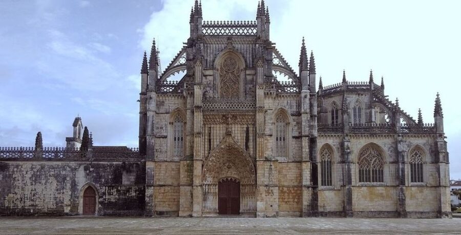 From Lisbon: Tour to Fátima, Batalha, Nazaré and Óbidos - Nazaré and the Atlantic in 15 minutes