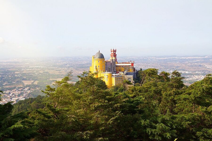 Half Day Shared Tour to Sintra with Licensed Guide - Reaching Pena Palace without wasting the morning