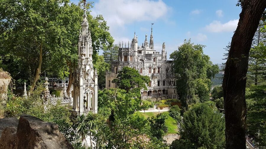 Half Day Shared Tour to Sintra with Licensed Guide - One hour in Sintra’s historic center