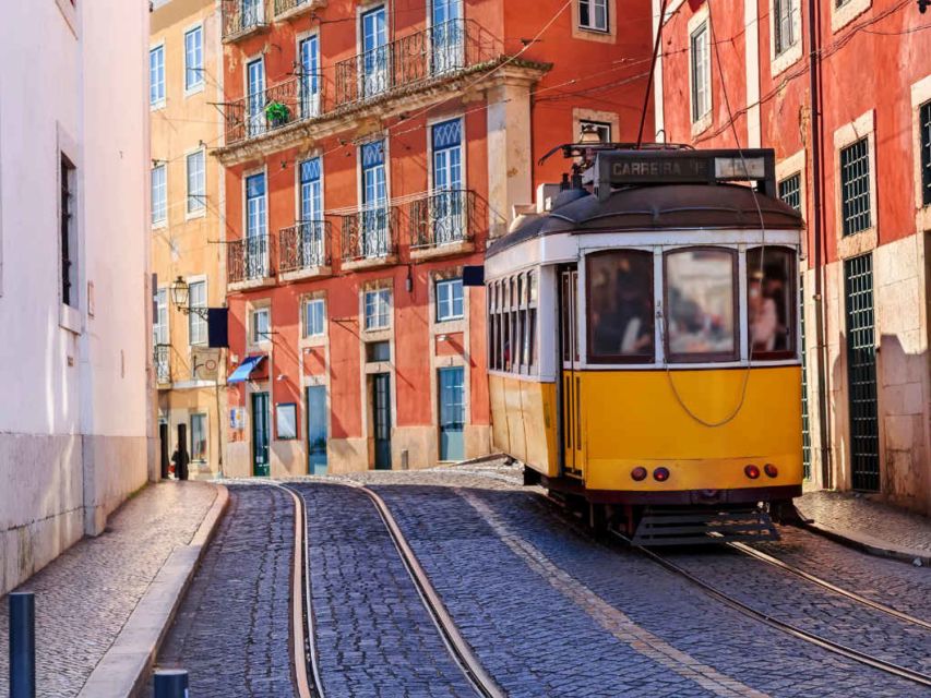 Historical Tuk Tuk Tour, Viewpoints and Old Neighborhoods - Graça brings the widest city view