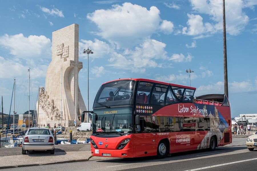 Hop on Hop Off Bus with Oceanario Ticket - Chiado and Bairro Alto fit the Uptown route
