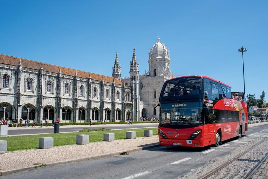 Hop on Hop Off Bus with Oceanario Ticket - Cascais adds a coastal option