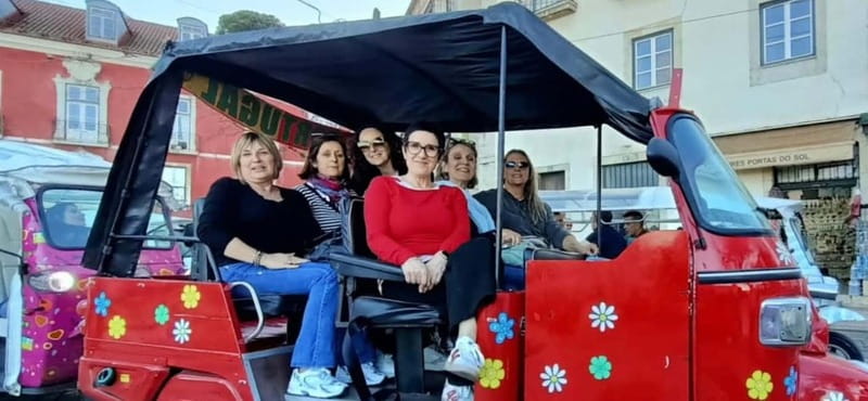 Lisboa: Tuk Tuk ride in Alfama & pick-up you at the hotel. - Alfama, fado, and the city’s oldest feel