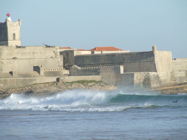 Lisbon: 1.5-Hour Surf Lesson - Why Carcavelos works for a first surf lesson