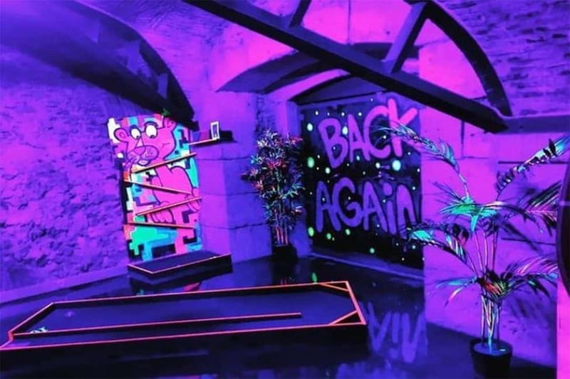 Lisbon: 18-Hole Indoor Minigolf Ticket with Bar Area - What the Lisbon minigolf experience is really like