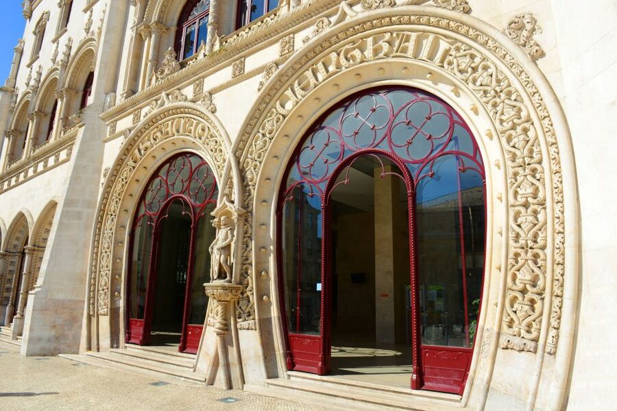 Lisbon: 2-Hour Private City Highlights Kickstart Tour - Two churches, two different moods