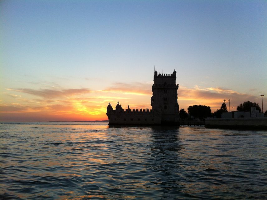 Lisbon: 2-Hour Sunset Sailing Tour on Luxury Sailing Yacht - Alfama, São Jorge Castle, and the oldest hills