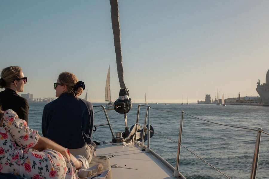 Lisbon 2 Hours Sailing Day Tour and Cruise With Drinks - Why seeing Lisbon from the Tagus works so well