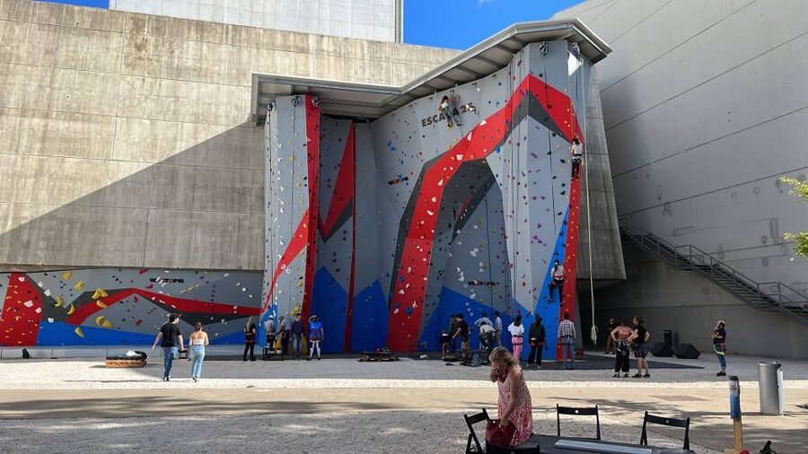 Lisbon: 25 de Abril Bridge Guided Climbing Experience - Staying after class changes the value