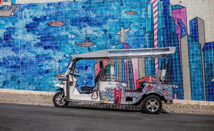 Lisbon: 2h Old Lisbon Tuk Tuk Tour - Alfama, the heart of the old route