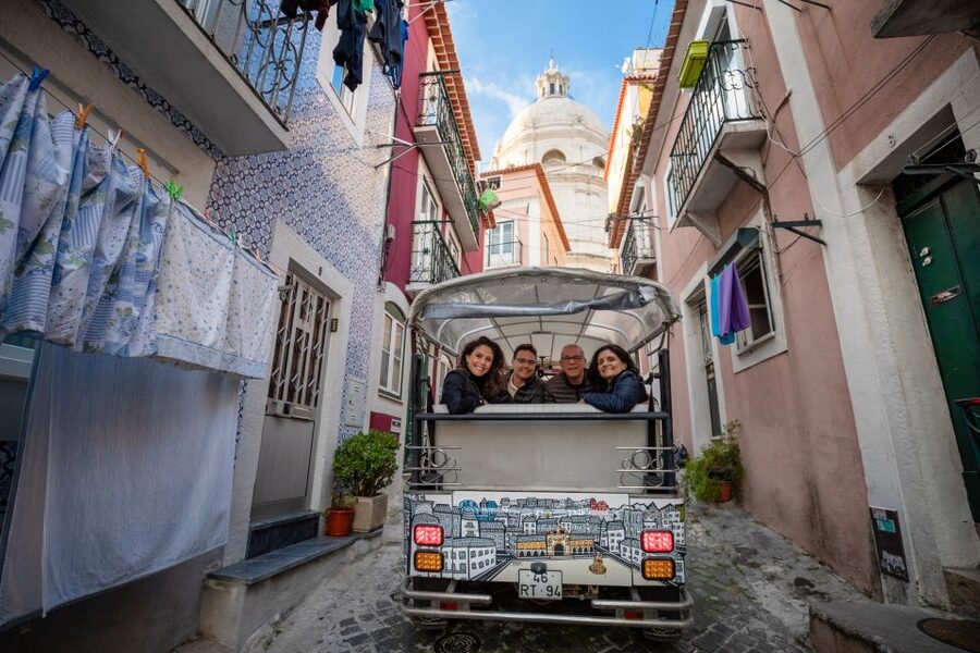 Lisbon: 2h Old Lisbon Tuk Tuk Tour - Chiado, Carmo Convent, and São Pedro de Alcântara