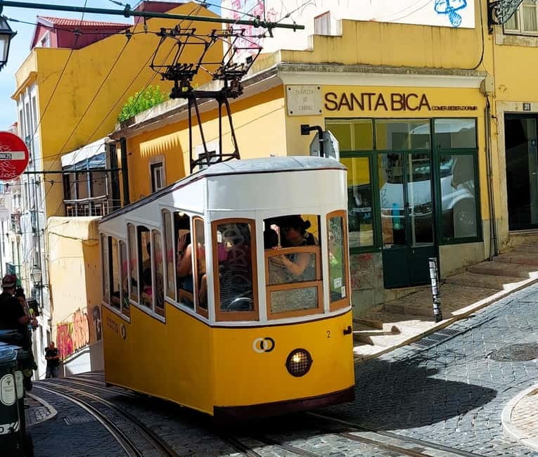 Lisbon: 3 Elevators in the Morning or at Sunset - Key points at a glance