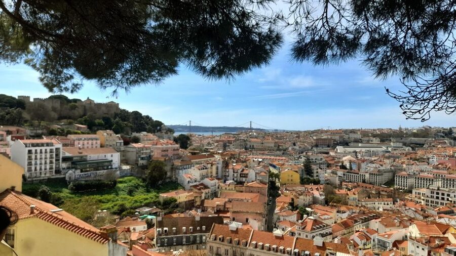 Lisbon: 3-Hour Sightseeing Tour by Tuk-Tuk - Alfama and Graça by tuk-tuk