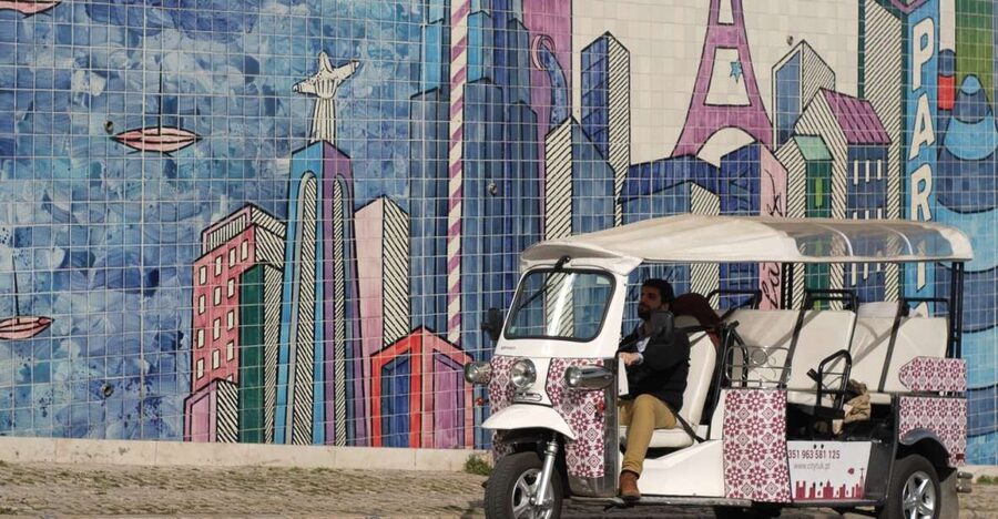 Lisbon: 3-Hour Street Art Tuk Tuk Tour - Alfama and Castelo show Lisbon’s older face
