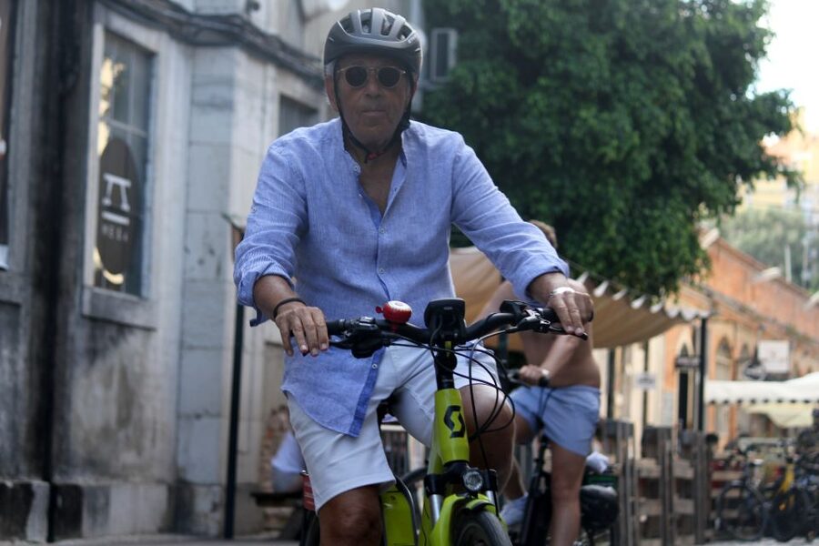 Lisbon: 3-Hour Tour by E-Bike - São Jorge Castle area and Portas do Sol
