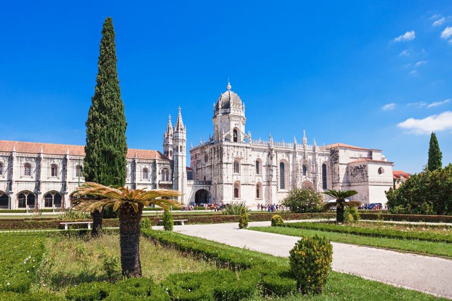 Lisbon: 3-in-1 Hop-On Hop-Off Bus and Tram Tours - What the audio guide adds, and where it falls short