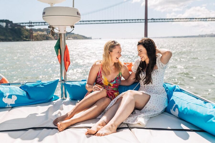 Lisbon: 3H Private Luxury Catamaran Tour with Swimming - Seeing Lisbon from the Tagus