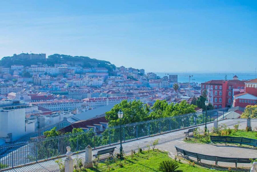 Lisbon: 3h tour in German to all viewpoints with local guide - Graça and Senhora do Monte: Lisbon from above