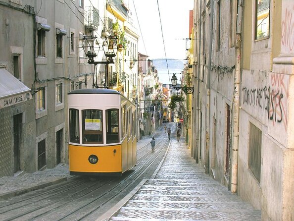 Lisbon 4 Foodies Tour - From Street Food to Awarded Chefs’ Portuguese Delicacies - Key points to know before you book