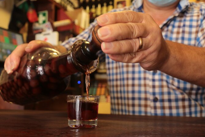 Lisbon 4 Foodies Tour - From Street Food to Awarded Chefs’ Portuguese Delicacies - How the small group changes the experience