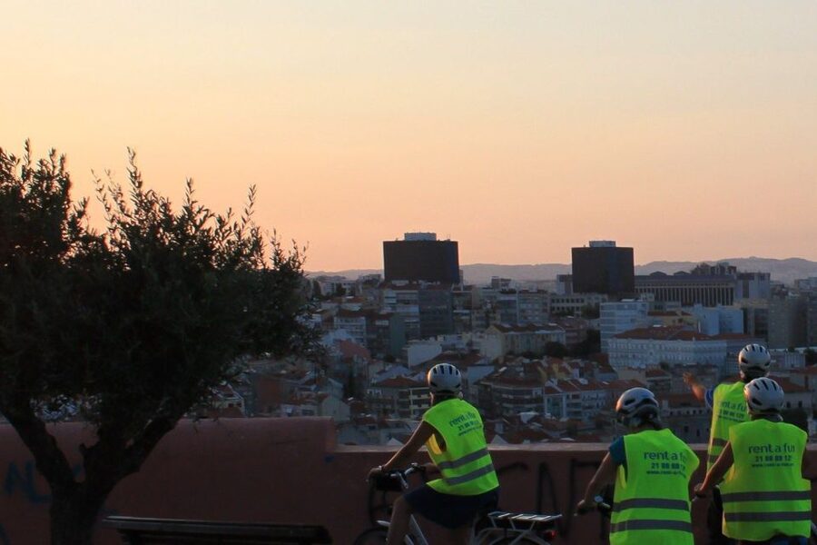 Lisbon: 7 Hills Half-Day Electric Bike Tour - What the three-hour pace feels like
