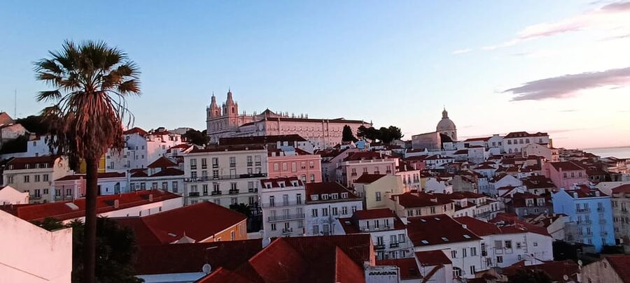 Lisbon: 8 Hour Private Tour through Lisbon (up to 7 people) - Expo Park gives the day a modern opening