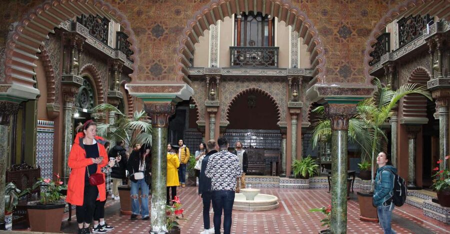 Lisbon: African History and Heritage Walking Tour - Chafariz D’El Rei and the visible divisions of society