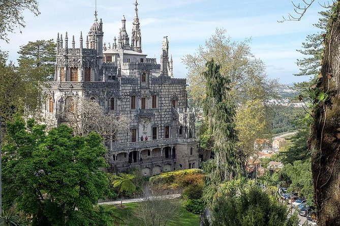 Lisbon Airport Transfer to Sintra or Cascais - Finding the driver at Starbucks in Arrivals