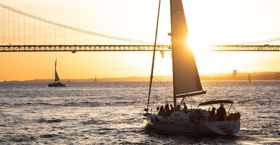 Lisbon: Alfama Charms, Tapas, Wine and Sunset Boat Cruise - Key points to know before booking