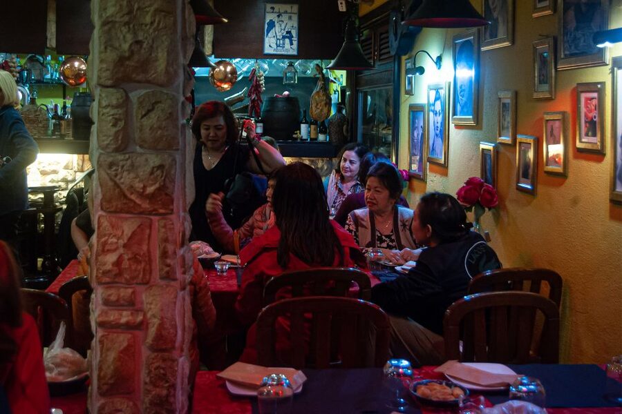 Lisbon: Alfama Tour and Live Fado with Traditional Dinner - Dinner in an Alfama restaurant