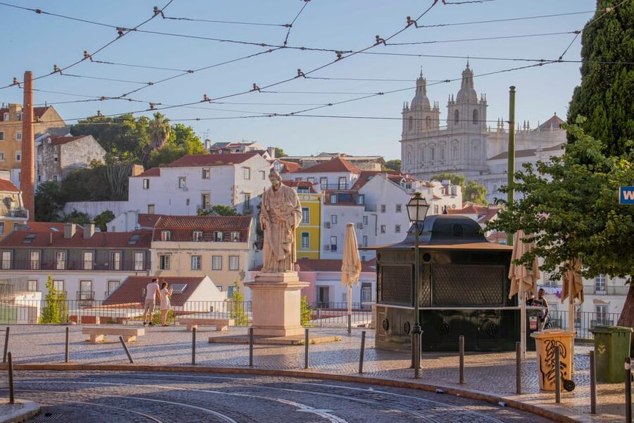 Lisbon: All Viewpoints Tuk-Tuk Tour with a True Local Guide - Why a tuk-tuk is a smart way to see Lisbon’s hills