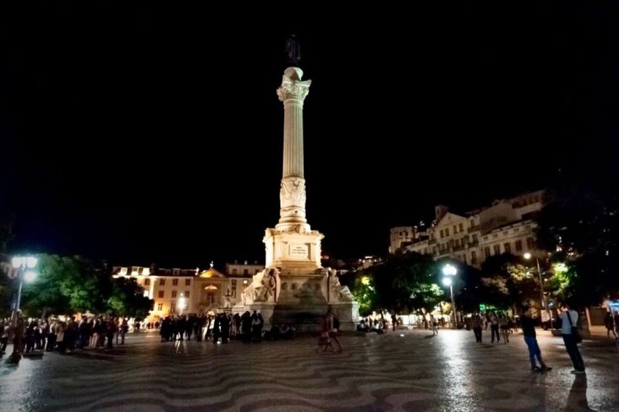 Lisbon: Authentic Fado Show, Dinner and Night Tour - Should you book this Fado evening?