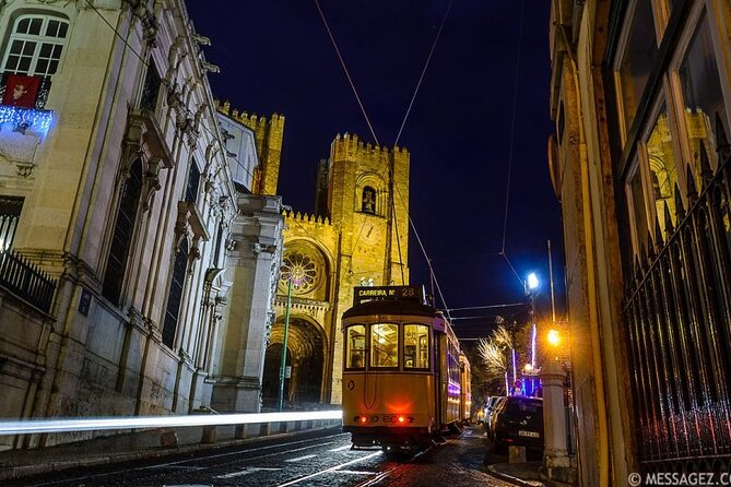 Lisbon: Authentic Fado Show, Dinner and Night Tour - Why Alfama gives Fado its proper setting