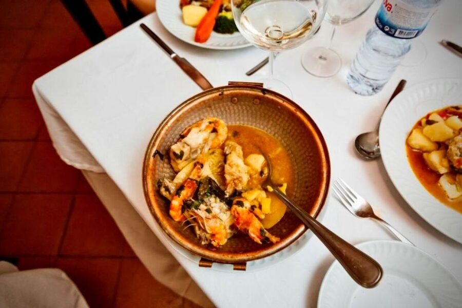 Lisbon: Authentic Fado Show, Dinner and Night Tour - Booking details that matter