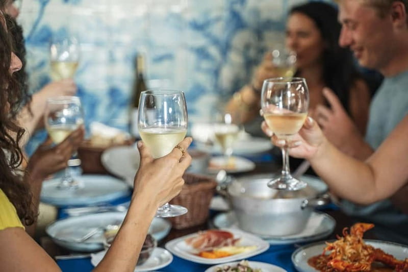 Lisbon: Baixa Food Walking Tour with Drinks - A friendly format for solo visitors
