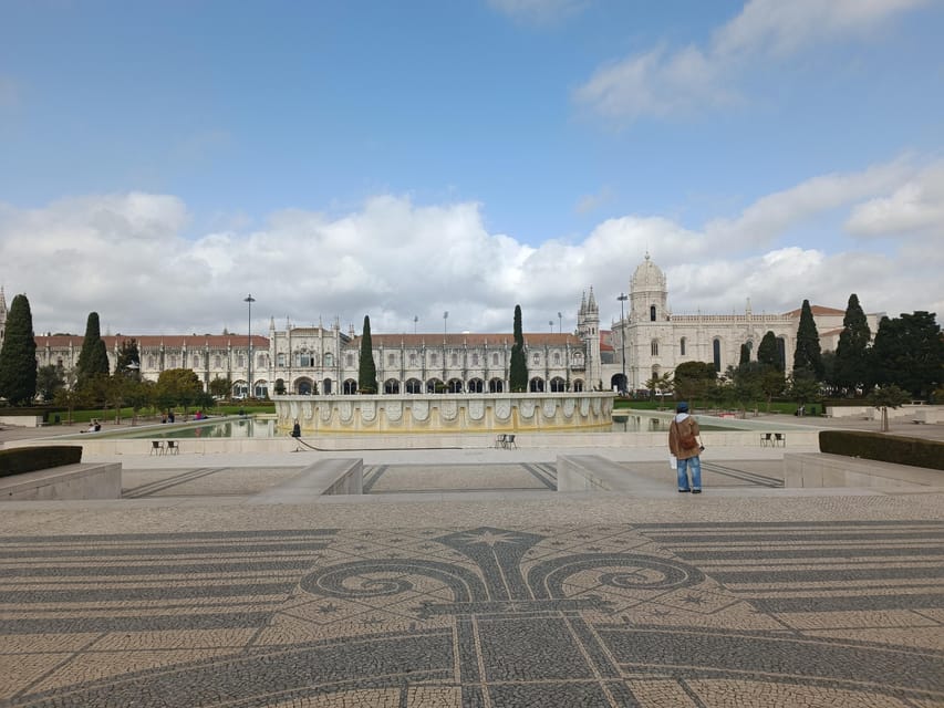 Lisbon: Belem, Jeronimos Monastery, and Coach Museum Tour - How the guides shape the experience