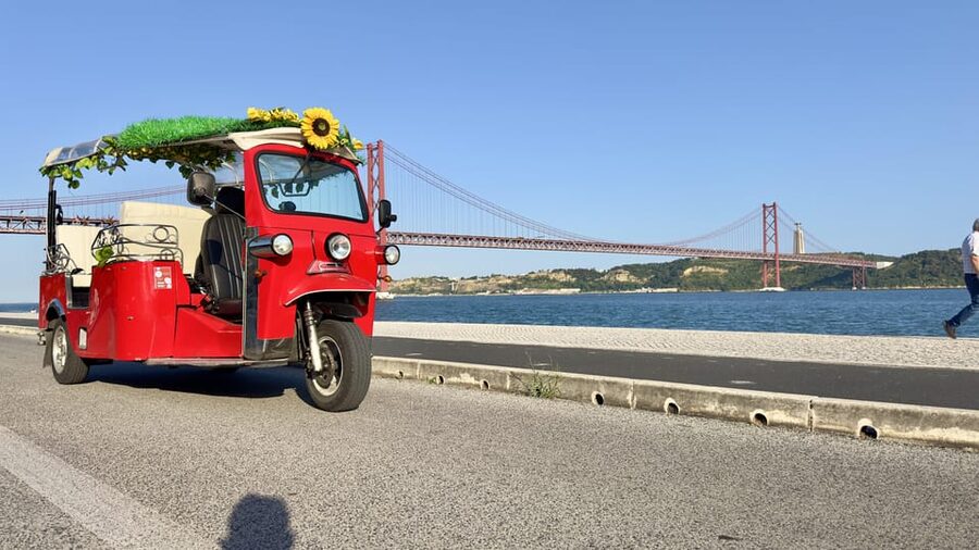 Lisbon: Belém, Sightseeing Tour by Tuk-Tuk - Jerónimos Monastery and Manueline design