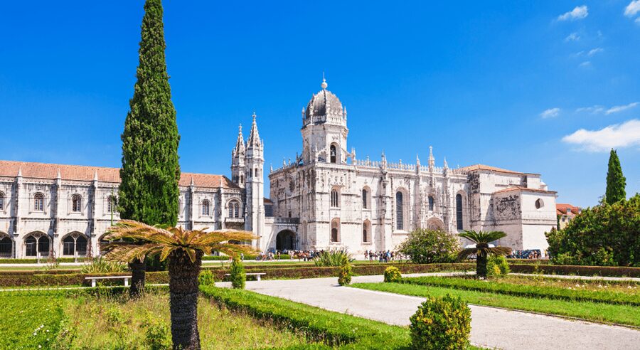 Lisbon: Belem Tour & Jerónimos Monastery Skip-line Ticket - Seeing the Monument to the Discoveries
