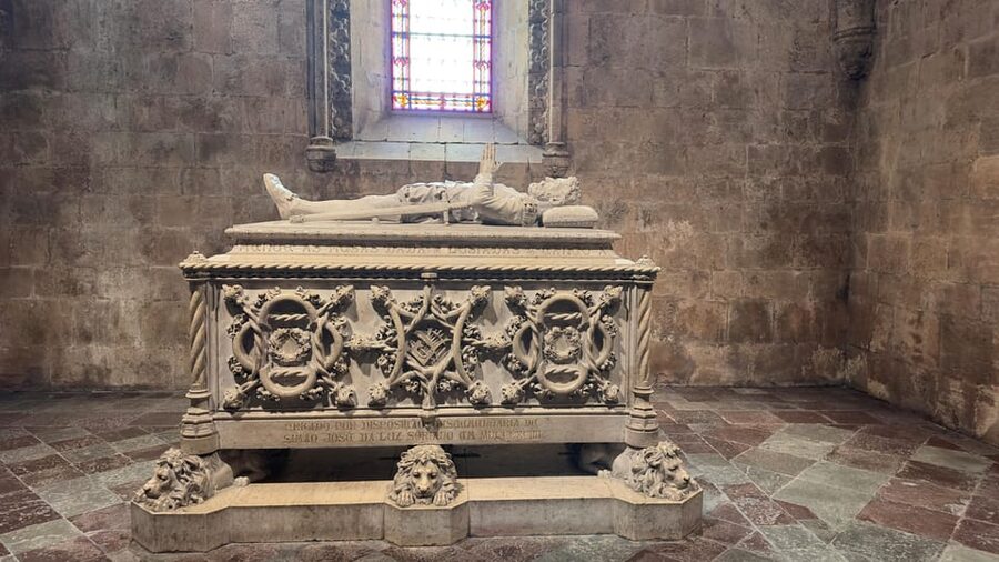 Lisbon: Belem Tour with Pastéis at Jerónimos Monastery - Walking beside the Tagus to the Discoveries Monument