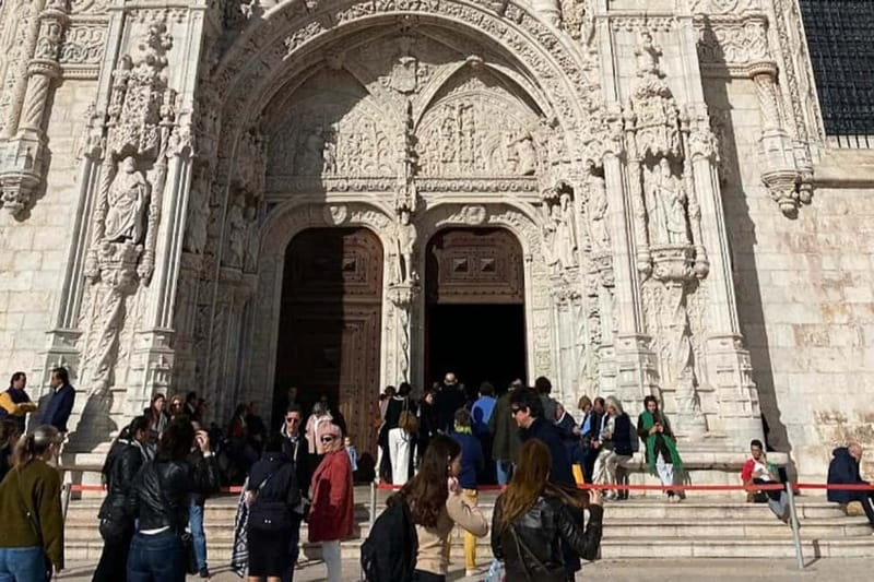 Lisbon: Belém Tuk Tuk Tour with Pastéis de Belém - A final look at MAAT