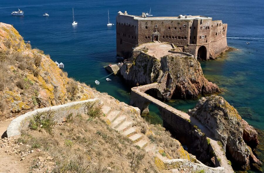 Lisbon: Berlenga Island Full Day Tour - The 40-minute crossing to Berlenga Grande
