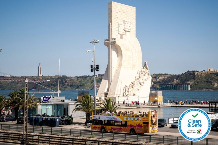 Lisbon: Boat Tour Ticket and Hop-on Hop-off 48-Hour Bus. - What the pass actually covers
