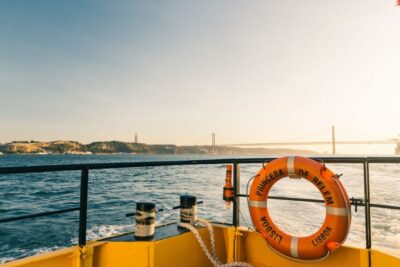Boat Tour Ticket and Hop-on Hop-off 48-Hour Bus.